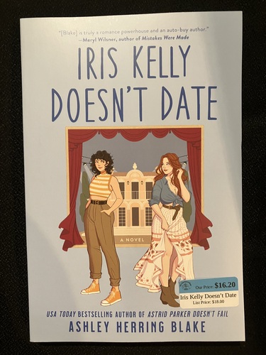 Iris Kelly Doesn't Date (Paperback)