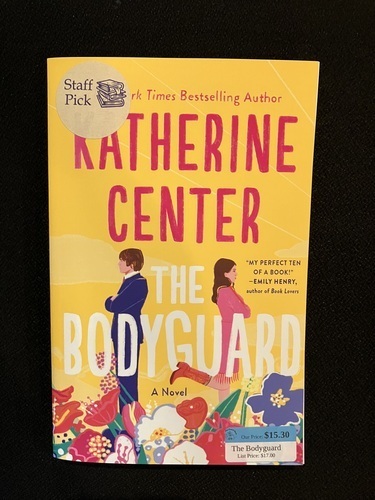 Bodyguard: Center, Katherine: 9781250219411: : Books